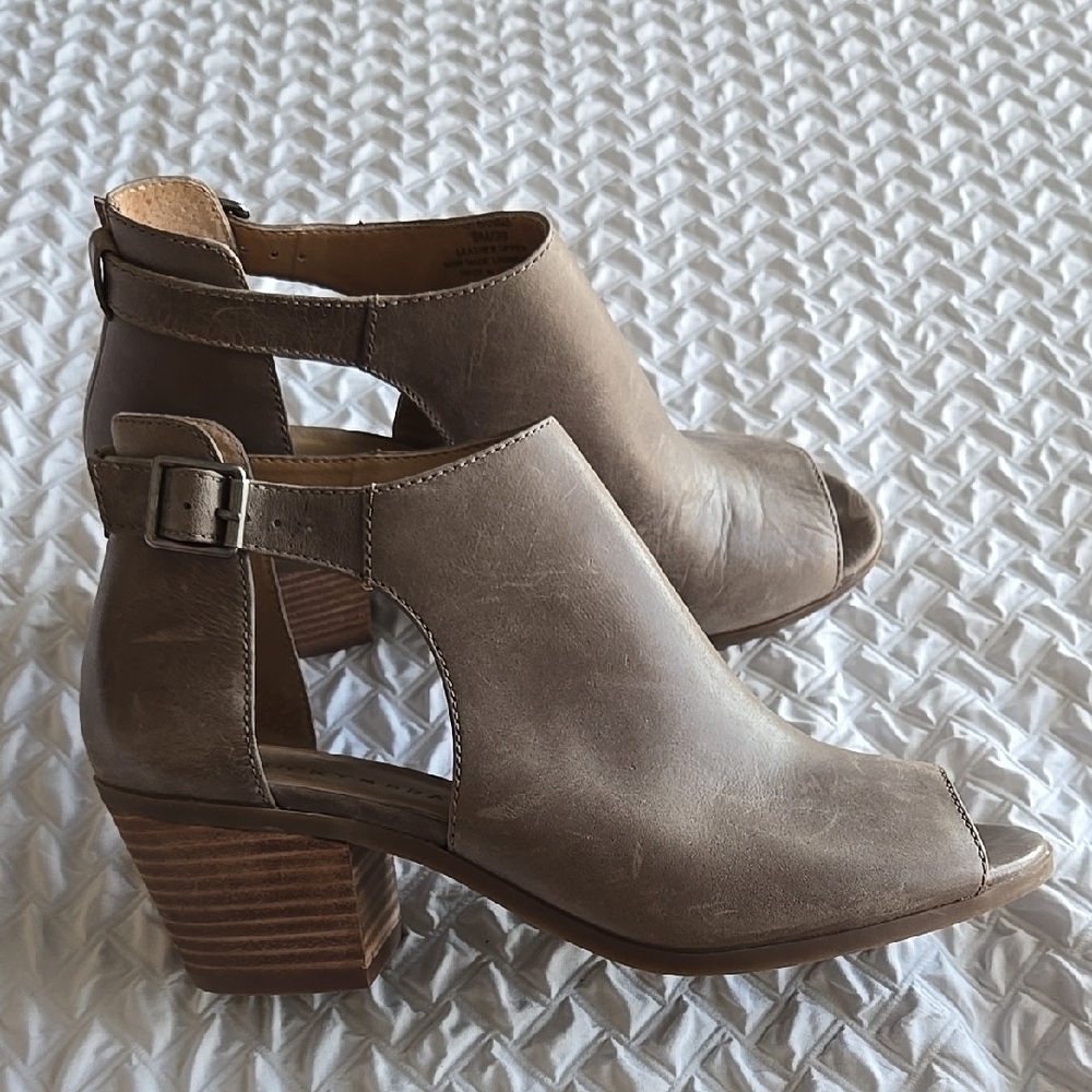 Lucky Brand Women's Taupe Leather Block Heel Cutout Booties Sandals